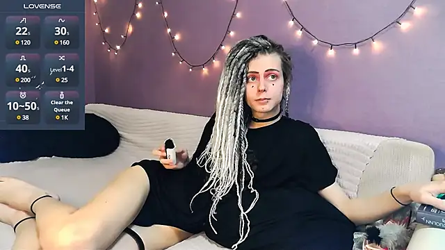 Littlepinkcat online show from March 9, 2025, 6:11 pm