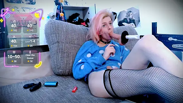 Littlepinkcat online show from October 7, 2025, 1:28 am