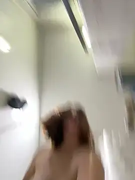 perlacobre999 online show from April 11, 2026, 10:02 pm