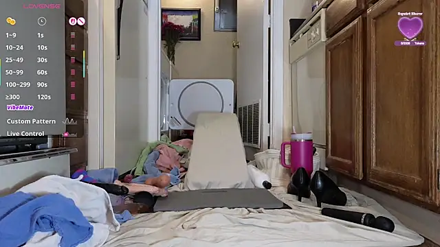 LoveSaraChristine online show from April 17, 2026, 6:11 pm