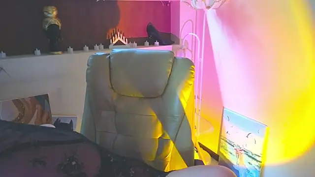 Malika uAngel online show from April 10, 2026, 7:54 pm