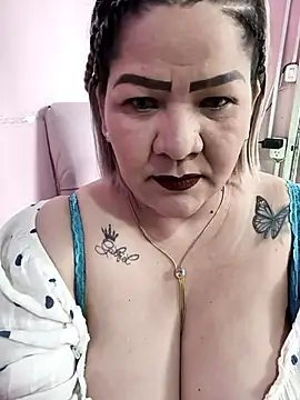Snapshot of Dalessa_Bigtits chatting on May 2, 2026, 9:09 pm Dalessa Bigtits online show from May 2, 2026, 9:09 pm