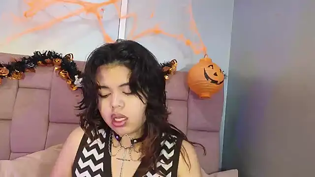 SabinaMerchetti online show from October 22, 2025, 2:44 am