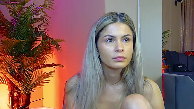 Avril Cyrus online show from November 24, 2025, 8:14 am