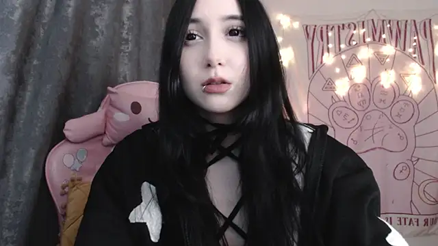 Holy420lolii online show from December 24, 2024, 5:44 pm