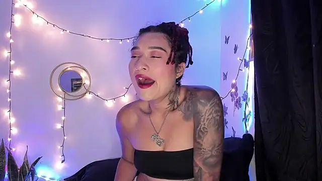 Eva Lee  online show from February 13, 2025, 4:11 am