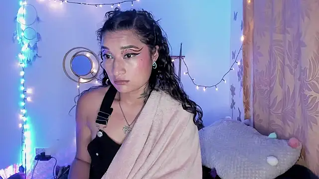 Eva Lee  online show from March 20, 2025, 7:58 am