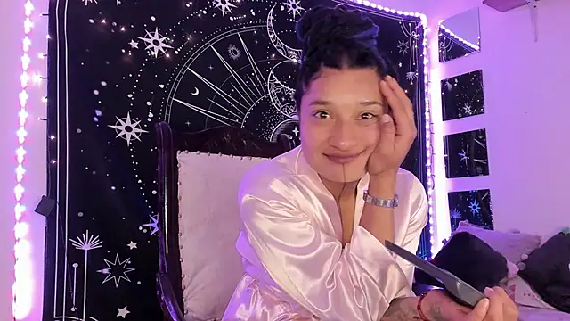 Eva Lee  online show from September 18, 2025, 6:16 am