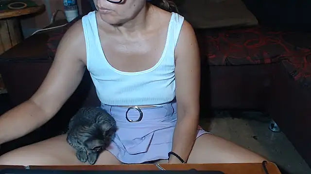 Snapshot of DevoraAmateur chatting on June 25, 2026, 12:10 pm DevoraAmateur online show from June 25, 2026, 12:10 pm