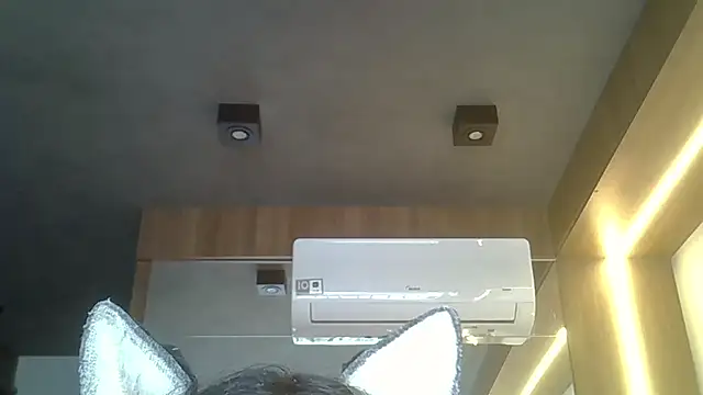 Skinny-Kitten online show from October 13, 2025, 4:52 pm