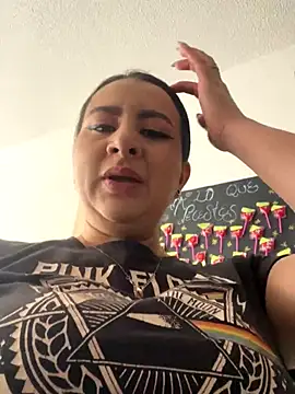 Abril Luv online show from September 12, 2025, 12:38 pm