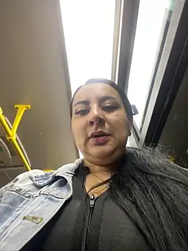 Abril Luv online show from October 18, 2025, 12:45 am