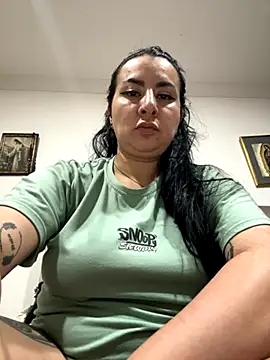 Abril Luv online show from November 14, 2025, 1:42 am