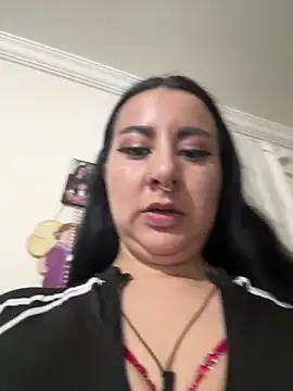 Abril Luv online show from February 4, 2026, 1:00 am