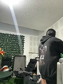 Abril Luv online show from February 14, 2026, 11:10 am