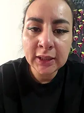 Abril Luv online show from September 27, 2025, 12:22 pm