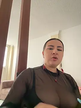 Abril Luv online show from November 6, 2025, 12:53 pm