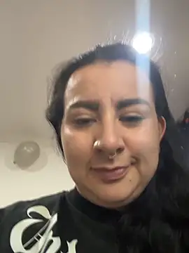 Abril Luv online show from February 23, 2026, 1:07 am