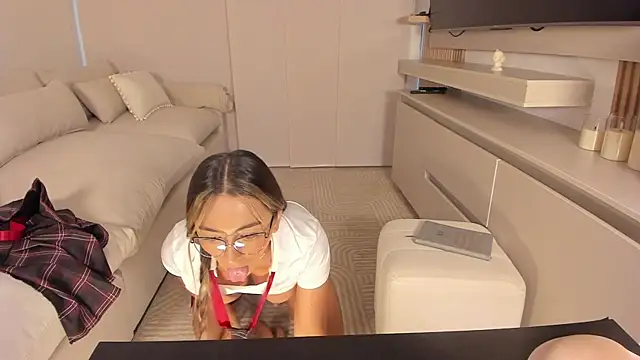 Snapshot of wandathompson_ chatting on October 30, 2025, 11:08 am wandathompson online show from October 30, 2025, 11:08 am