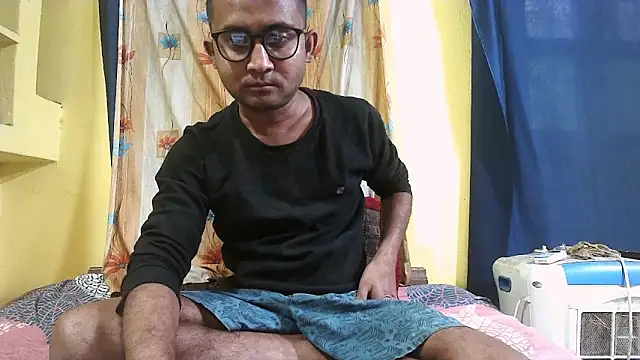 Snapshot of Cute_boy2000 chatting on March 12, 2025, 1:36 am Cute boy2000 online show from March 12, 2025, 1:36 am