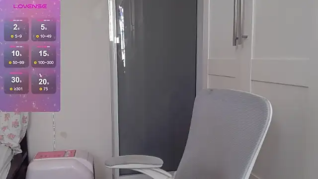 FluffyRainbowKity online show from November 7, 2025, 11:04 am