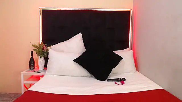 Snapshot of CancerGodessX chatting on February 15, 2025, 3:17 pm CancerGodessX online show from February 15, 2025, 3:17 pm