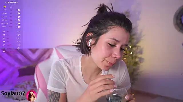 Snapshot of imjess01 chatting on February 14, 2025, 3:22 am imjess01 online show from February 14, 2025, 3:22 am