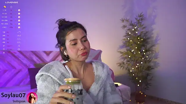 Snapshot of imjess01 chatting on December 5, 2024, 1:20 am imjess01 online show from December 5, 2024, 1:20 am