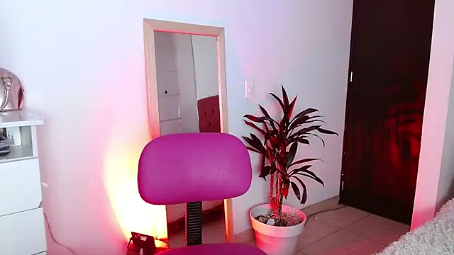 alisseallie online show from February 14, 2025, 12:30 am