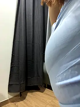 LuceroRm online show from October 31, 2025, 5:04 am