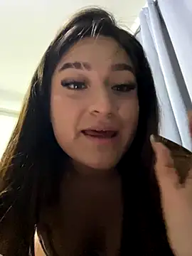 LuceroRm online show from October 28, 2025, 5:50 am