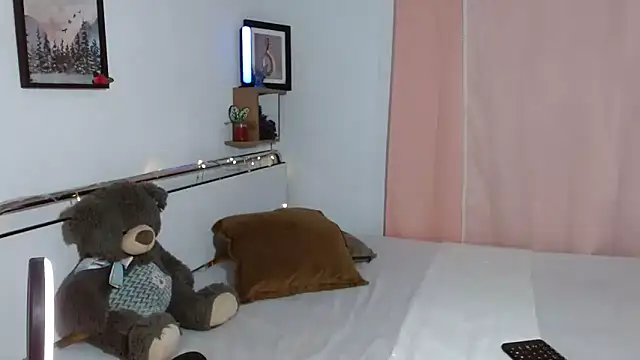 nickyCollins online show from February 26, 2025, 4:41 am