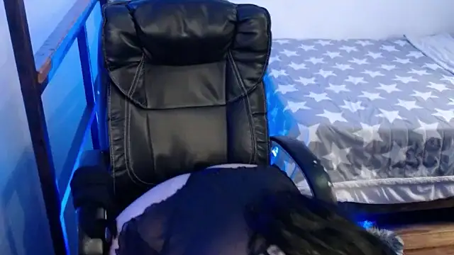 VampGirl1 online show from February 28, 2025, 2:31 pm