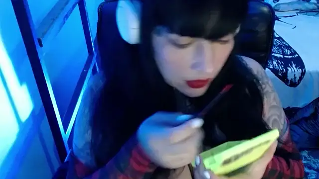 VampGirl1 online show from February 4, 2025, 12:08 am