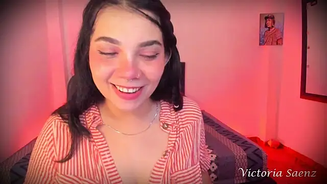 victoriaasaenz  online show from October 3, 2025, 12:58 am