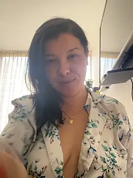 yuya ss online show from November 7, 2025, 3:49 pm