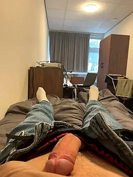 mihaixxx1 online show from October 4, 2025, 12:17 pm