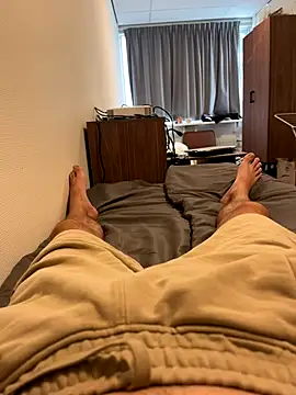 mihaixxx1 online show from September 16, 2025, 3:02 pm