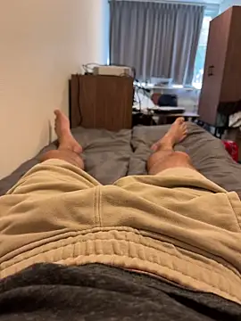 mihaixxx1 online show from September 19, 2025, 1:37 pm