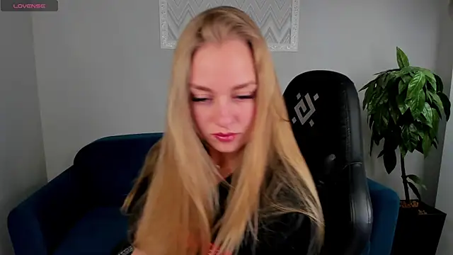 Barbie Lis online show from March 19, 2025, 12:37 am