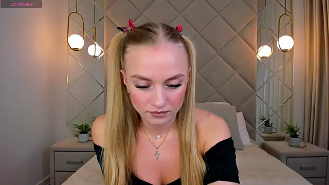 Barbie Lis online show from March 5, 2025, 12:27 am