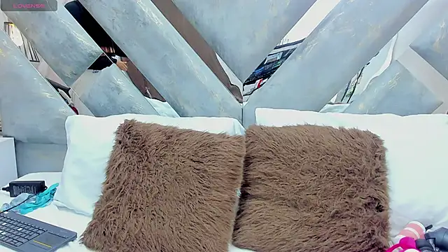 ZiaCalifa online show from October 20, 2025, 11:55 am