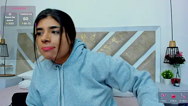 ZiaCalifa online show from March 3, 2026, 10:55 am