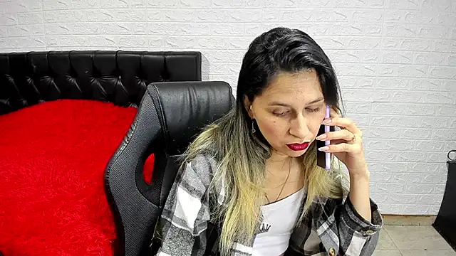 lauren ashlee online show from December 2, 2024, 3:20 pm