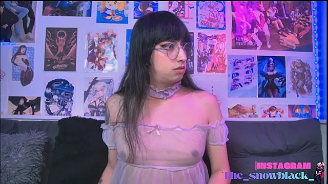 snowblack  online show from February 13, 2026, 5:24 pm