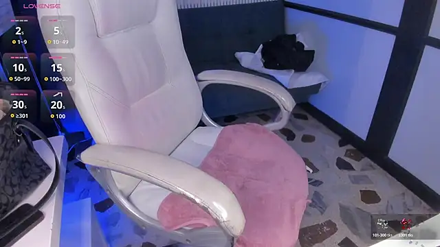 LunaBaker-1 online show from March 28, 2026, 5:08 am