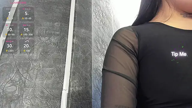 LunaBaker-1 online show from December 2, 2025, 8:32 pm