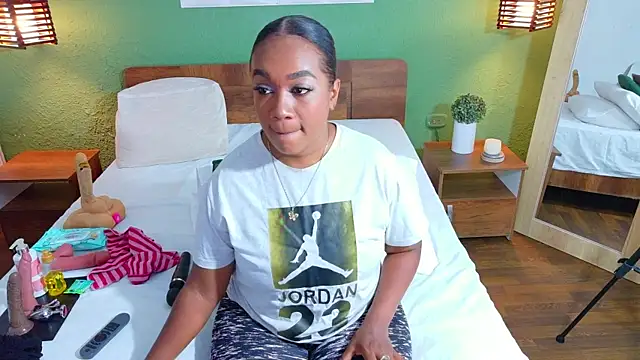 dannaahbrown online show from September 18, 2025, 8:01 pm