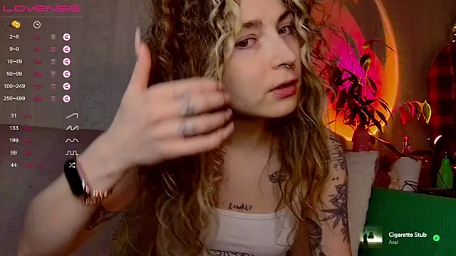 IttyKitty online show from April 21, 2026, 11:44 pm