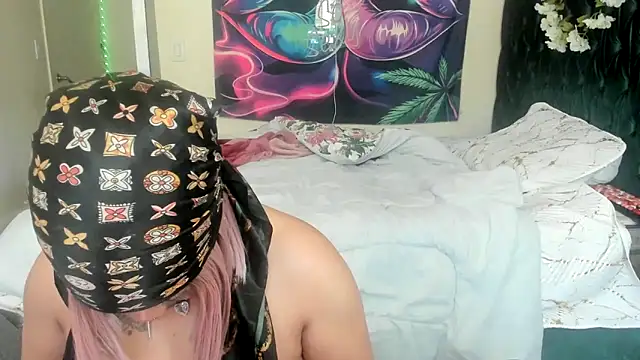 YasmineMinaj online show from April 14, 2026, 12:21 pm